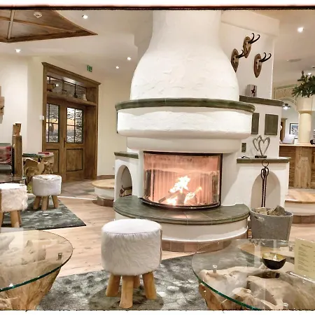 Апарт-отель Hubertus Alpine Living Обертауэрн