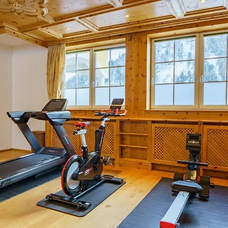 Aparthotel Hubertus Alpine Living 4*