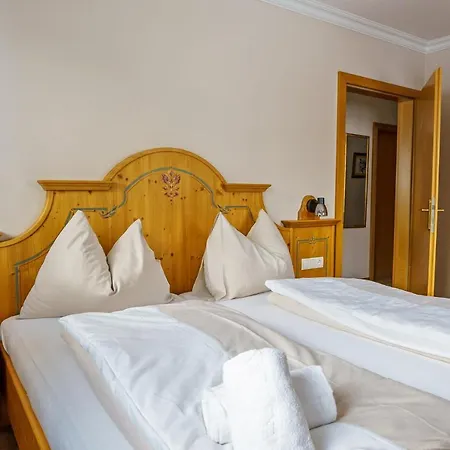 Апарт-отель Hubertus Alpine Living Обертауэрн